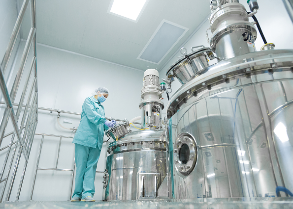 medium-shot-scientist-together 1